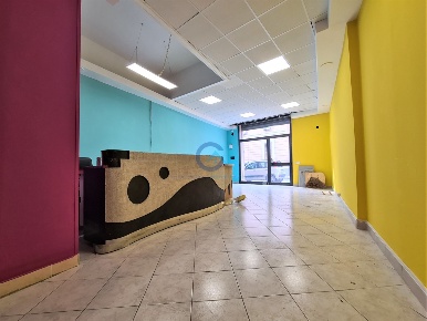 Foto Locale commerciale a Catanzaro Catanzaro Lido di 60 m² con 1 locali
