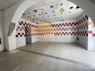 Foto Locale commerciale a Siracusa Gelone - Cadorna di 90 m² con 3 locali