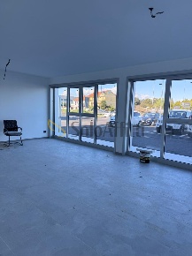 Foto Ufficio in Via Nazionale, Cepagatti di 185 m² con 8 locali in affitto