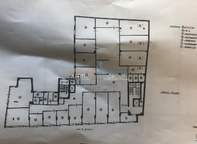 Foto Ufficio in Via Democrazia 7, Massa Centro di 764 m² con 28 locali