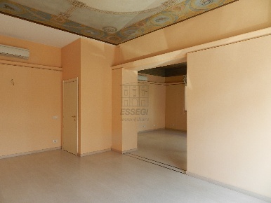 Foto Locale commerciale in Viale G. Puccini 1277, Lucca Sant'Anna di 75 m²