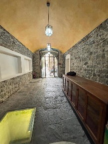 Foto Locale commerciale a Sarzana Centro di 77 m² in affitto