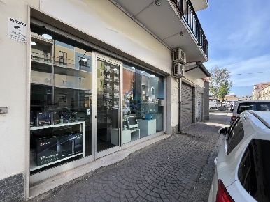 Foto Locale commerciale in Via Torrazzo 35, Catanzaro Catanzaro Lido