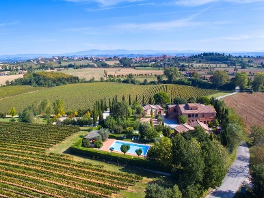 Foto Residence a Montepulciano Centro di 1500 m² con 55 locali in vendita