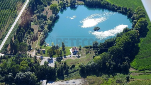 Foto Locale commerciale in via orzinuovi, Brescia di 250 m² in vendita