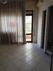 Foto Ufficio a Luni di 135 m² con 5 locali in vendita