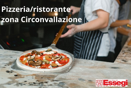 Foto Attività commerciale in Piazzale Boccherini 31, Lucca di 80 m²