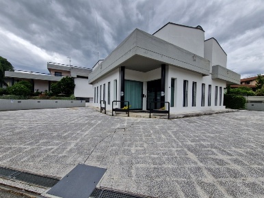 Foto Ufficio in Via per Poviglio 16, Reggio nell'Emilia Centro di 480 m²