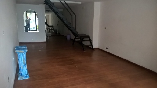 Foto Locale commerciale a Carrara di 60 m² con 2 locali in affitto
