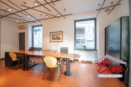 Foto Ufficio in Via Negroni 1, Novara Centro Storico di 65 m² con 2 locali