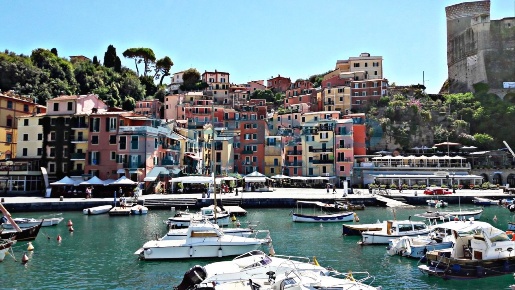 Foto Locale commerciale in Calata Mazzini 4, Lerici Lerici Paese di 65 m²