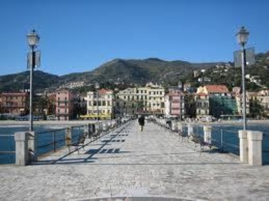 Foto Magazzino in Via Giuseppe Mazzini 48, Alassio Centro di 8 m²