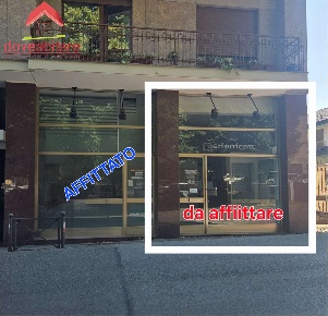 Foto Ufficio in via Lequio 0, Pinerolo Centro di 35 m² con 2 locali