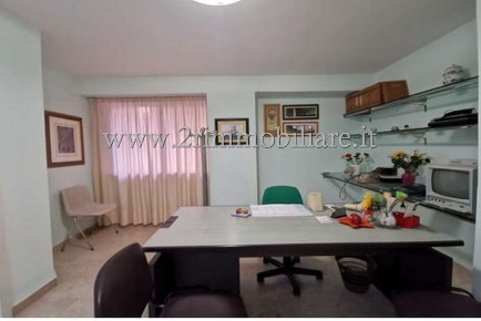 Foto Ufficio in Via Mazzini 109/A, Marsala Centro Urbano di 100 m²