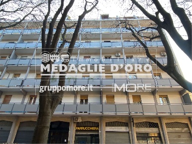 Foto Negozio in ad.ze via Malmusi, Modena di 32 m² con 1 locali in vendita