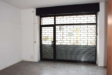Foto Negozio in Via Vittorio Emanuele II, Casorate Primo di 35 m²