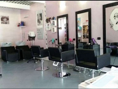 Foto Negozio in via Sempione  124, Vergiate Centro di 50 m² con 2 locali