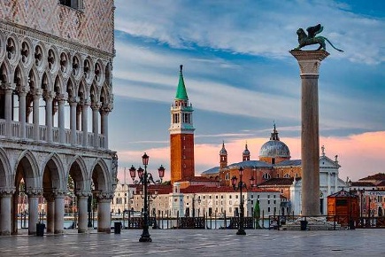 Foto Negozio in Piazza San Marco, Venezia San Marco di 93 m² con 6 locali