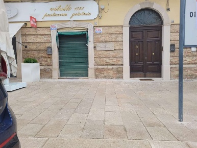 Foto Negozio in CORSO GRAMSCI 42, Cerignola Centro di 60 m² con 1 locali