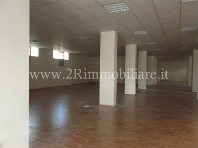 Foto Negozio in Via Castelvetrano, Mazara del Vallo di 570 m² con 1 locali
