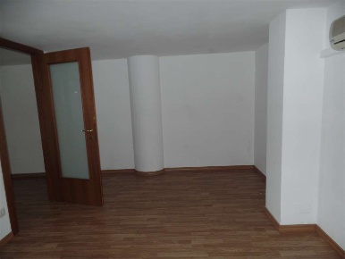 Foto Ufficio in Via Casilina sud, Ferentino Centro di 100 m² con 4 locali
