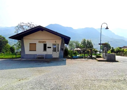 Foto Negozio in Frazione fabbrica 36, Champdepraz Fabbrica di 76 m²