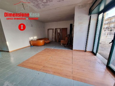 Foto Negozio in via cavour 27, Baiano di 200 m² con 3 locali in affitto
