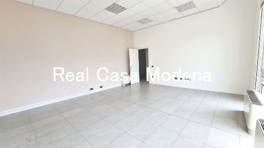 Foto Ufficio in Via Emilia Est  971, Modena San Lazzaro di 179 m²