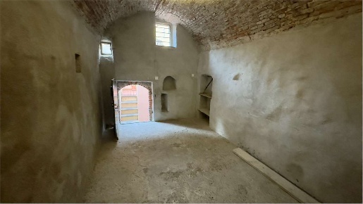 Foto Magazzino in Via Genova, Borghetto Santo Spirito di 40 m² con 2 locali