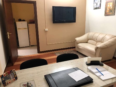 Foto Ufficio in Via Como, Mondragone di 60 m² con 2 locali in affitto