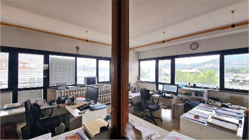 Foto Ufficio a Perugia di 160 m² con 6 locali in vendita