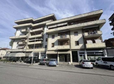 Foto Negozio in Via Martiri della Libertà, Nogara Centro di 111 m²