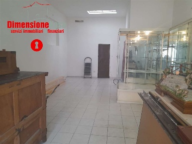 Foto Negozio in Via roma, Avella di 65 m² con 1 locali in affitto