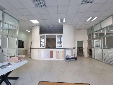 Foto Ufficio in Traversa viale Magna Grecia  75, Catanzaro Fortuna - Corvo
