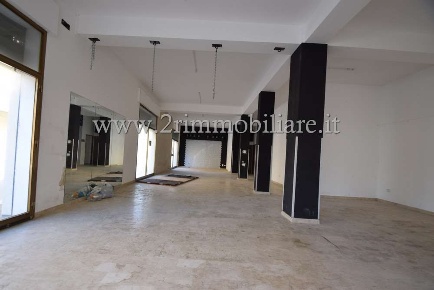 Foto Negozio in Via Castlvetrano, Mazara del Vallo di 160 m² con 3 locali
