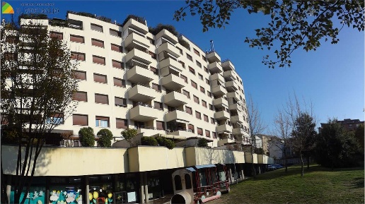 Foto Negozio a Sassuolo di 285 m² con 5 locali in vendita