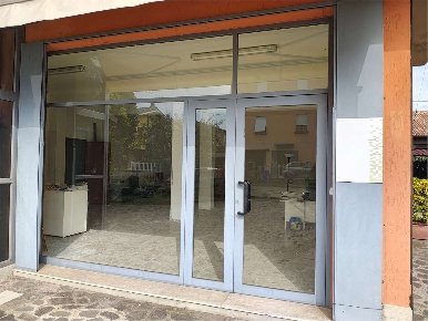 Foto Negozio a Reggio nell'Emilia di 82 m² con 1 locali in affitto