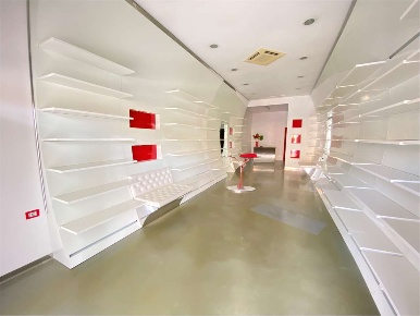 Foto Negozio a Carbonia di 72 m² con 2 locali in vendita