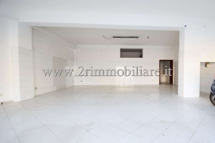 Foto Negozio in Via E.sansone, Mazara del Vallo Trasmazzaro di 80 m²