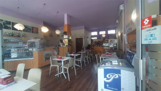 Foto Negozio in Piazza Gaudenzio De Pagave, Novara San Martino di 100 m²