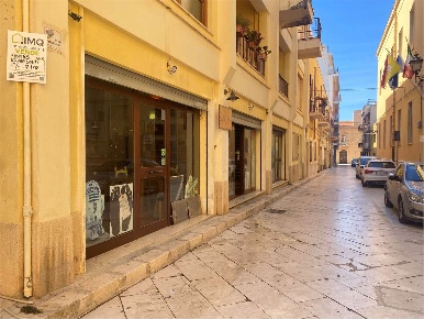Foto Negozio in via Sarzana, Marsala Centro Storico di 65 m² con 1 locali