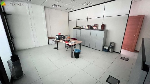Foto Ufficio a Sassuolo di 56 m² con 1 locali in vendita