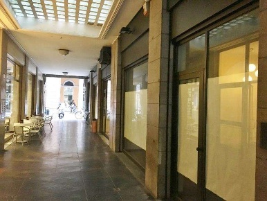 Foto Negozio in Corso della Repubblica, Forlì di 83 m² con 2 locali