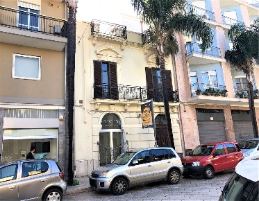 Foto Negozio in Corso Roma 49, Brindisi Centro Storico di 64 m² in vendita