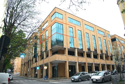 Foto Ufficio a Macerata di 100 m² con 3 locali in affitto