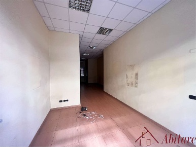 Foto Negozio a Alba di 45 m² con 1 locali in affitto