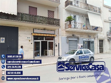 Foto Negozio in VIALE DI PONENTE, Cerignola Centro di 65 m² con 1 locali