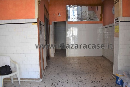 Foto Negozio a Mazara del Vallo di 100 m² con 3 locali in vendita