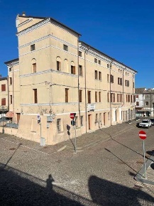 Foto Negozio a Ariano nel Polesine di 78 m² con 1 locali in affitto