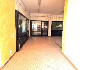 Foto Negozio in via brenta 10, Creazzo Centro di 110 m² con 2 locali